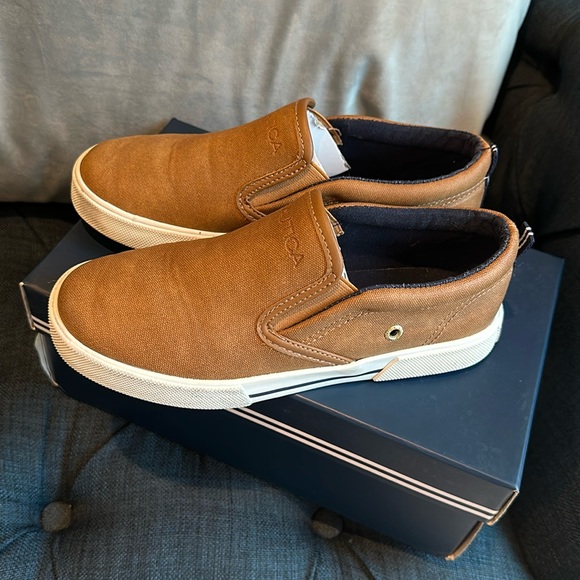 Nautica Other - Nautica youth size 1 tan boat shoe